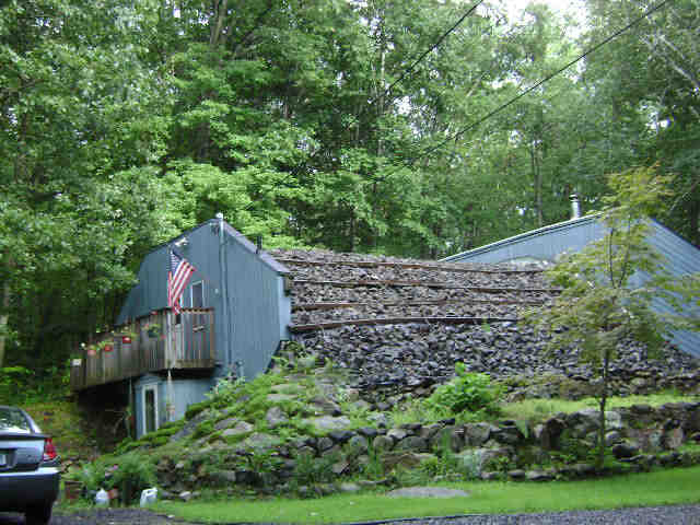 Building photograph for 293 NONNEWAUG RD